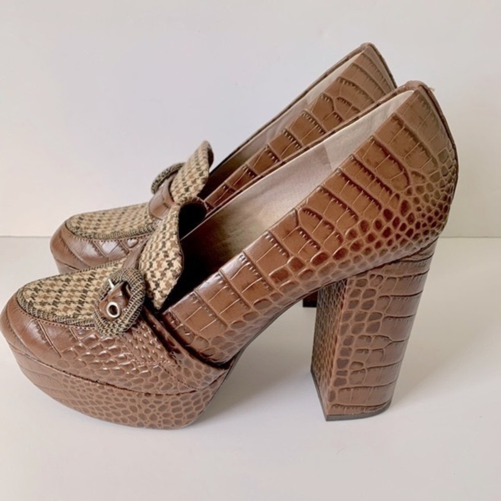 Gianni Bini Eveonne Platform Loafers - Picture 10 of 16